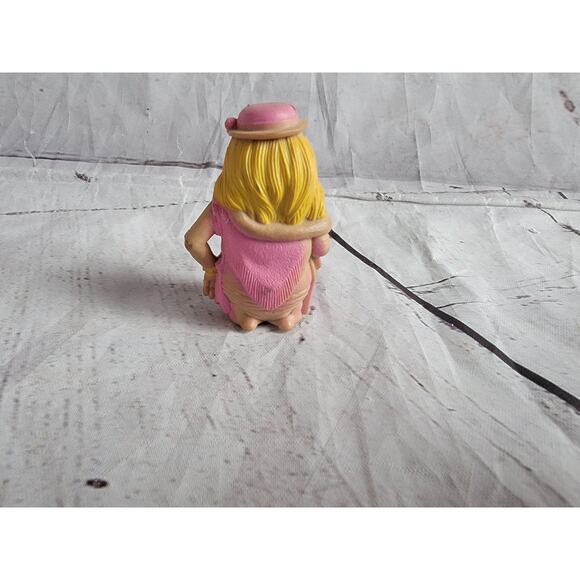 Vintage 1982 LJN E.T. Extra Terrestrial 2" Mini PVC Toy Figure in Pink Dress - Picture 4 of 6